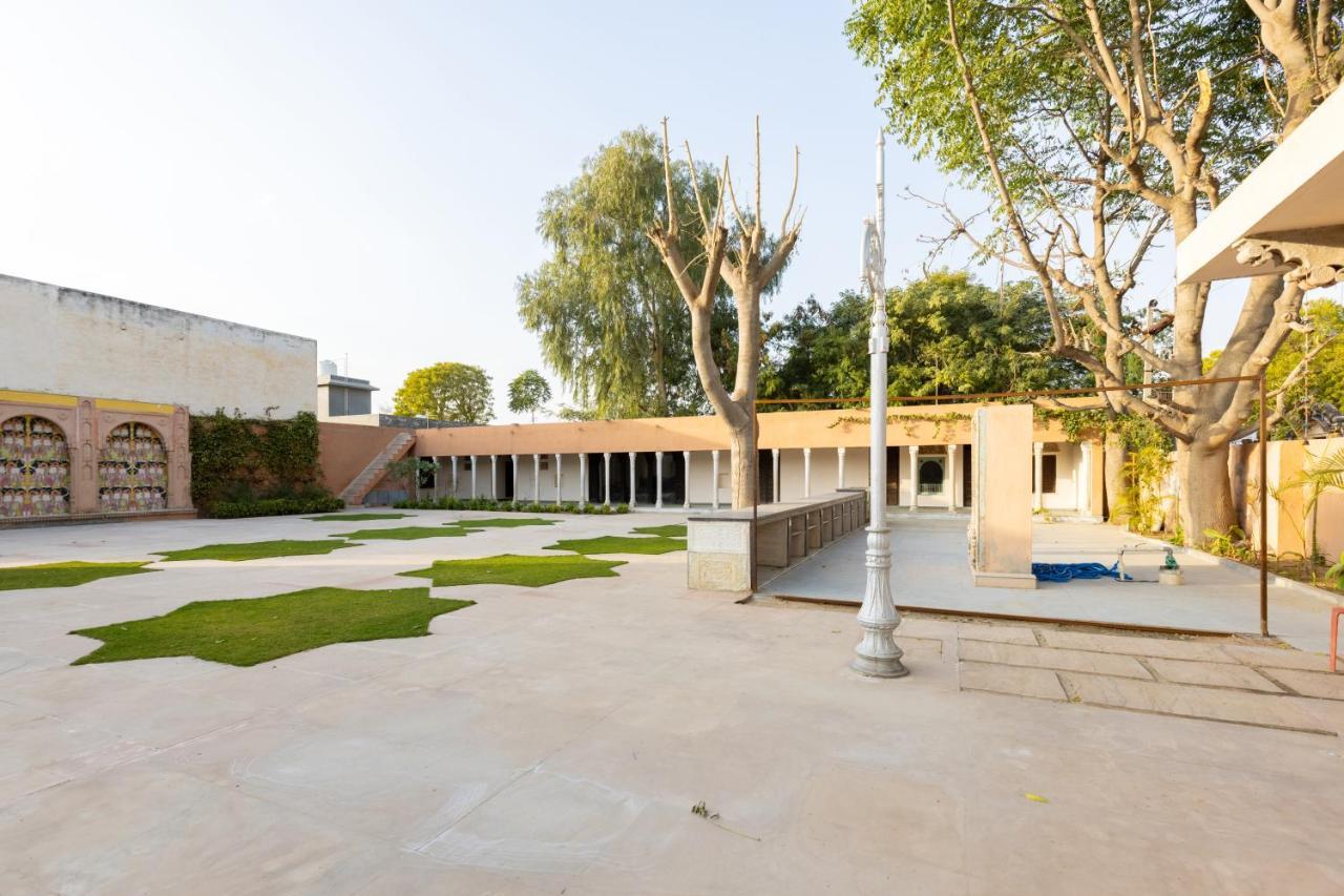 Vivaana Culture Hotel Mandāwa Exteriör bild