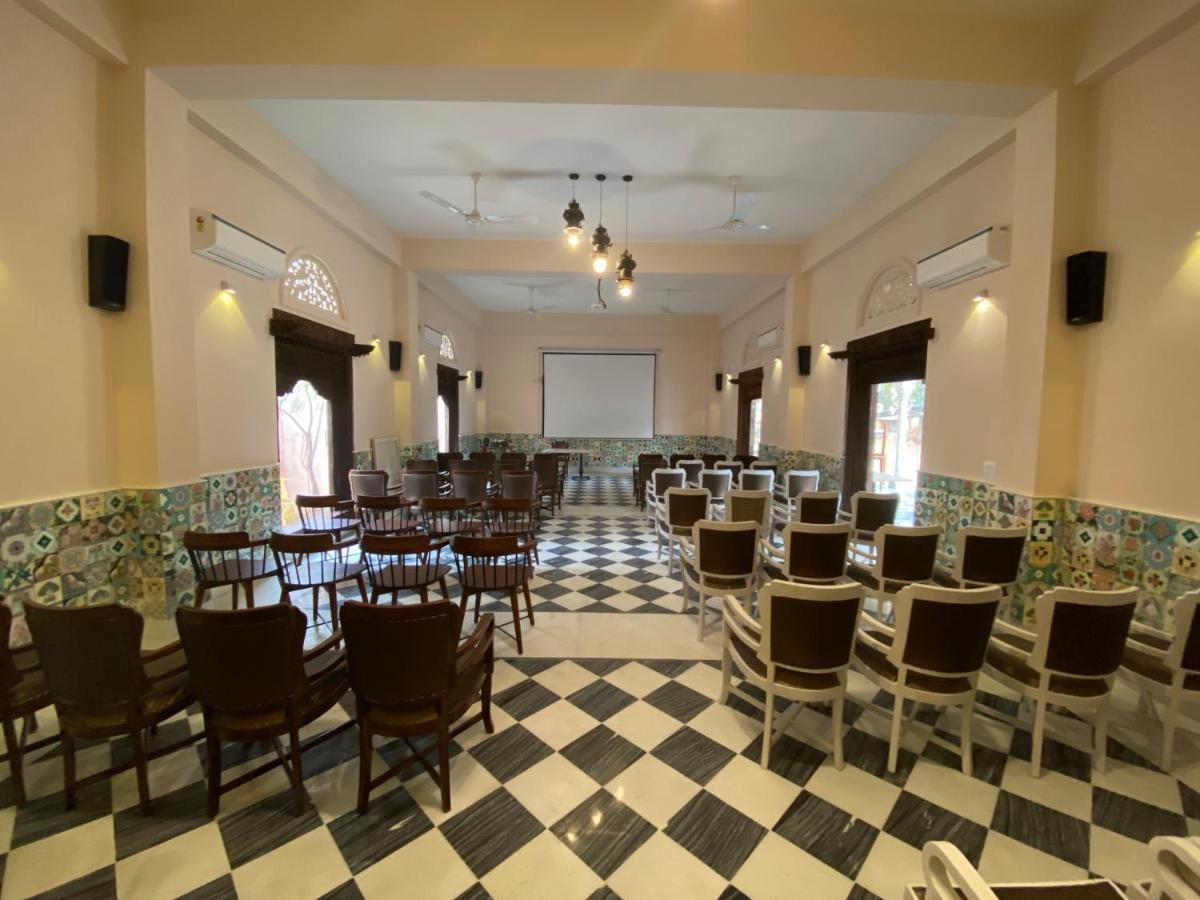 Vivaana Culture Hotel Mandāwa Exteriör bild