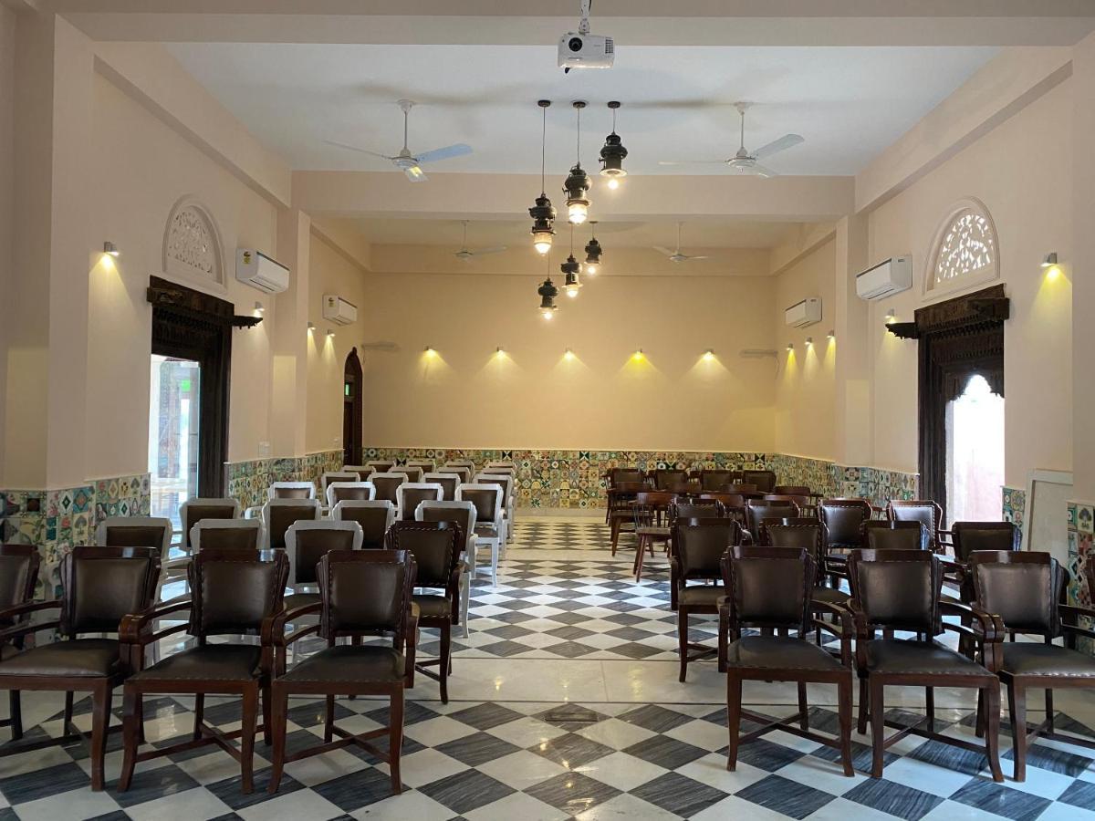 Vivaana Culture Hotel Mandāwa Exteriör bild