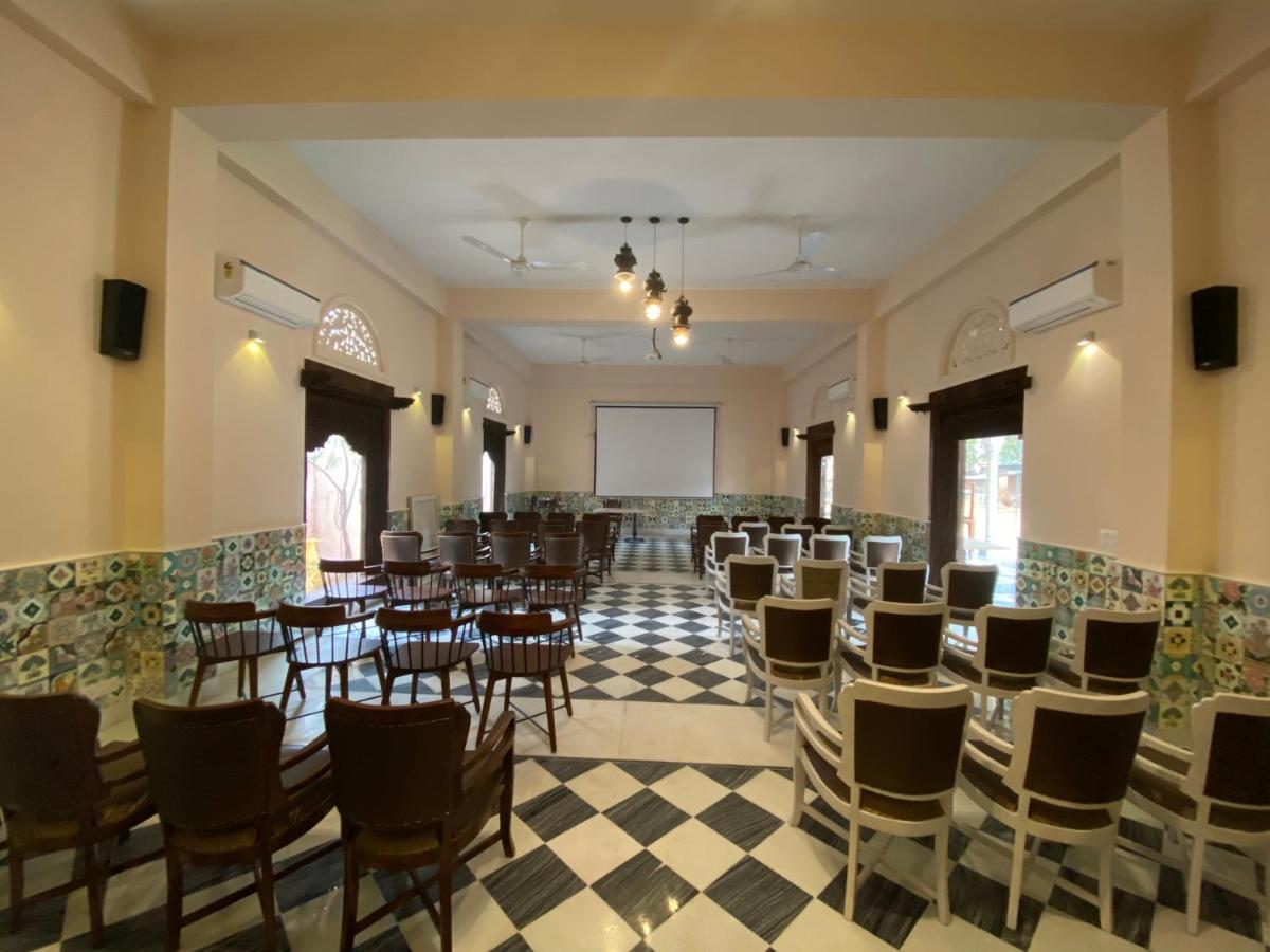 Vivaana Culture Hotel Mandāwa Exteriör bild