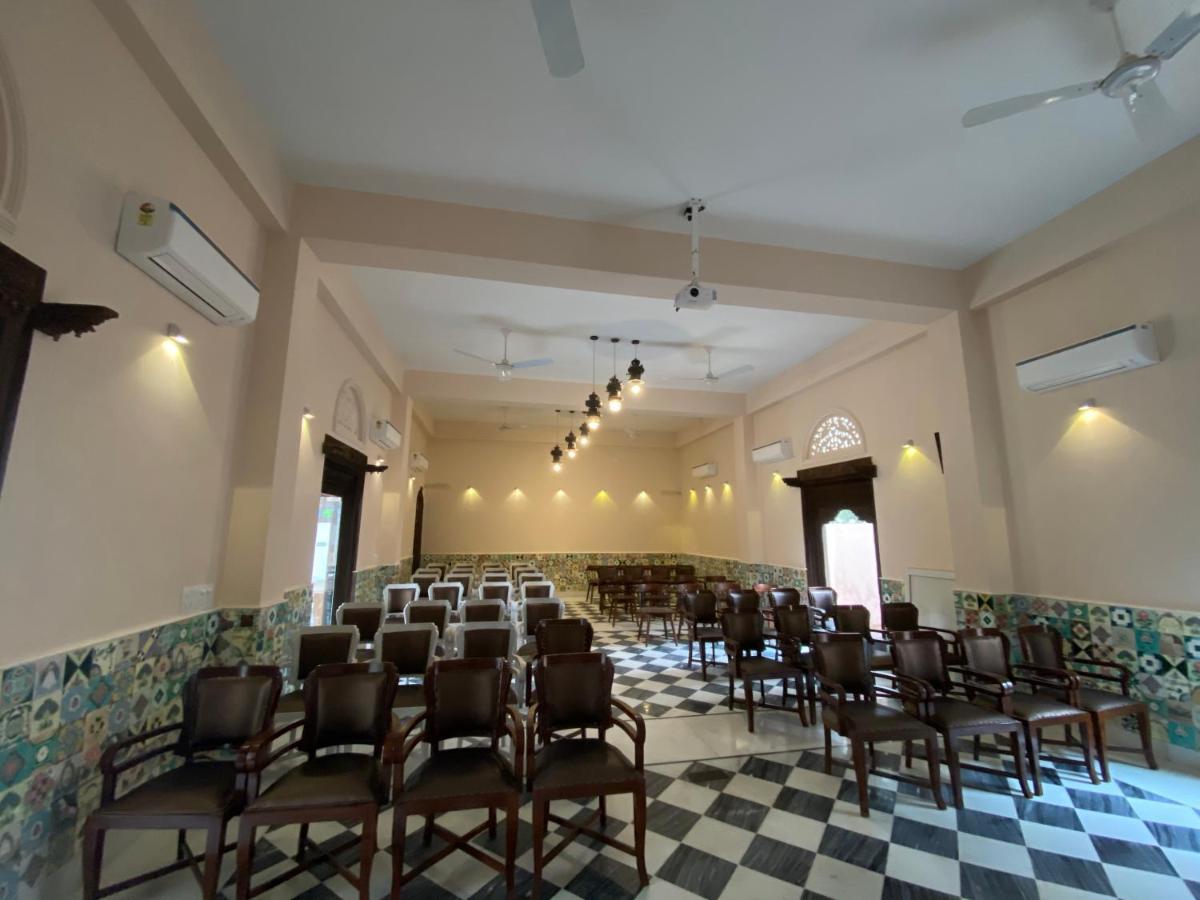Vivaana Culture Hotel Mandāwa Exteriör bild